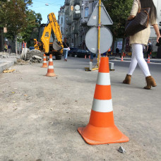 Пластиковий дорожній конус Лємус КД07 заввишки 52 см з двома світловідбивними смугами - купити за низькою ціною в грн, наявність, швидка відправка Пластиковий дорожній конус Лємус КД07 заввишки 52 см з двома світловідбивними смугами - купити за низькою ціною в грн, наявність, швидка відправка